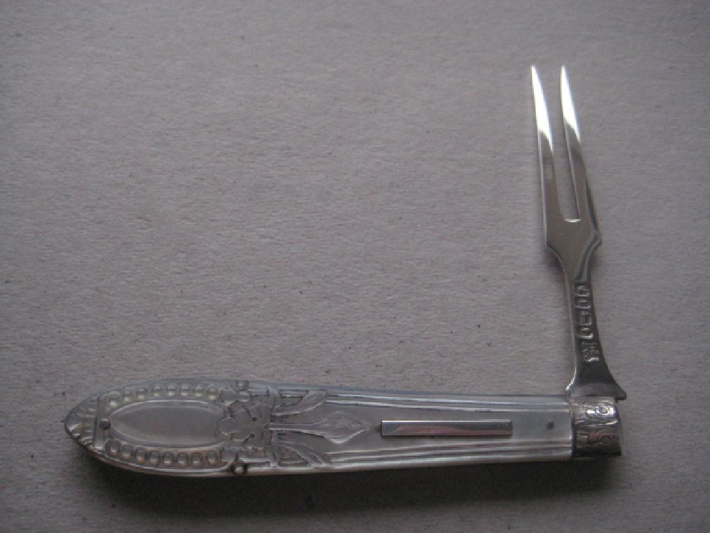 Rare Victorian Matching Carved Mother of Pearl Hafted Silver Bladed Folding Fruit Knife & Fork - Image 5 of 19