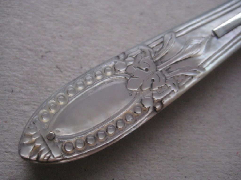 Rare Victorian Matching Carved Mother of Pearl Hafted Silver Bladed Folding Fruit Knife & Fork - Image 6 of 19