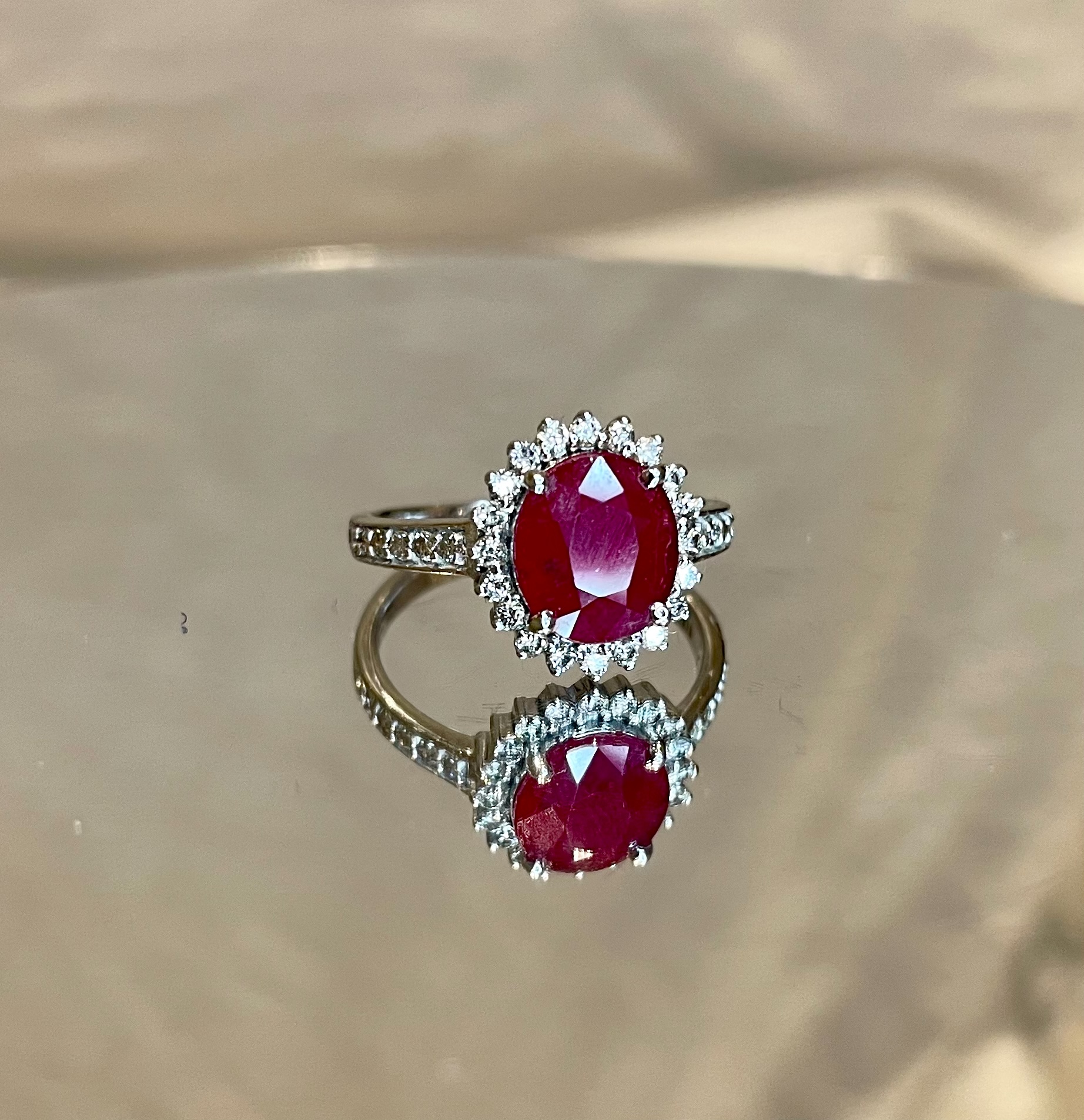Natural Burmese Ruby Ring 2.15 Ct With Natural Diamonds & 18kGold - Image 2 of 5