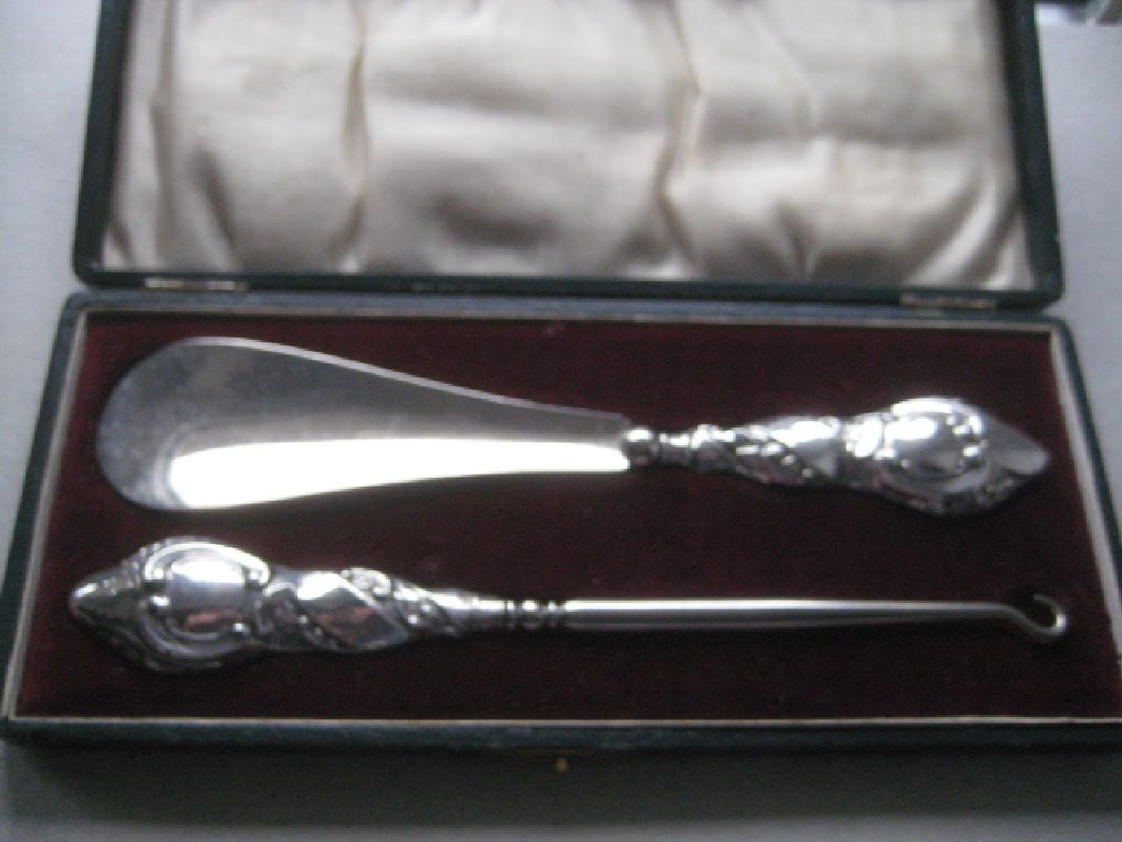 Edwardian Silver Shoehorn and Buttonhook Set, Cased - Image 2 of 11