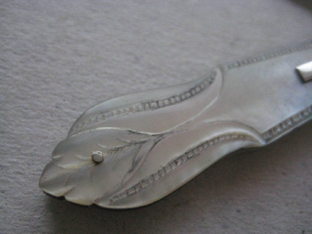 Victorian Carved Mother of Pearl Hafted Fruit Knife - Image 4 of 9