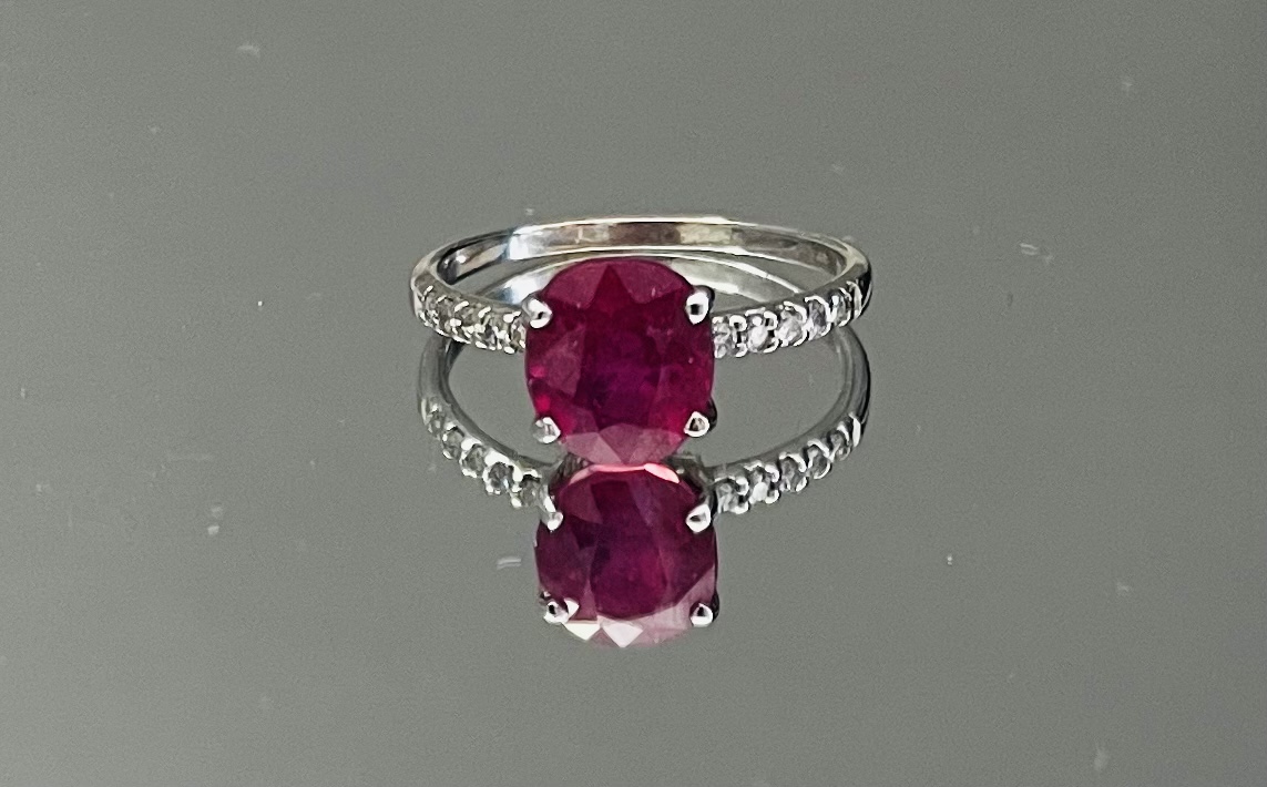 Natural Burmese Ruby Ring 3.65 Ct With Natural Diamonds & 18kGold - Image 6 of 7