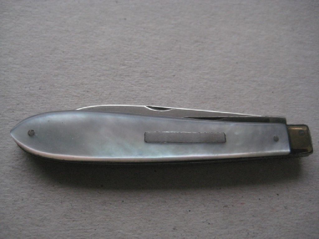 Rare George IV Mother of Pearl Hafted Twin Silver Bladed Folding Fruit Knife - Image 9 of 12