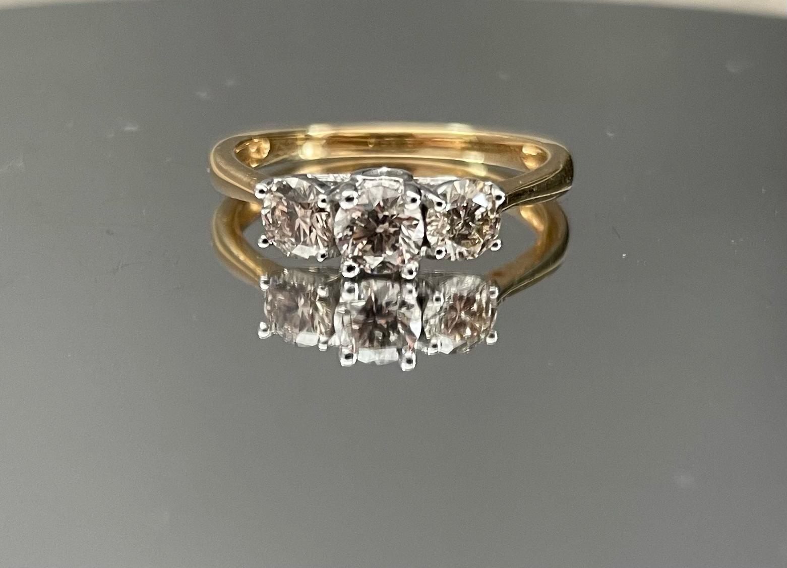 Beautiful Natural 1.09 CT Diamond Ring With 18k Gold - Image 3 of 5