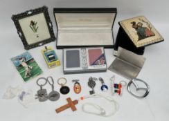 Parcel of Vintage Items Includes Ceramic Box Games etc