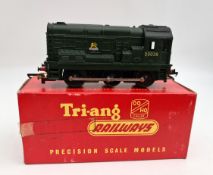 Toy Tri-ang OO HO Train R.152 0-6-0 Diesel Shunter Green Boxed