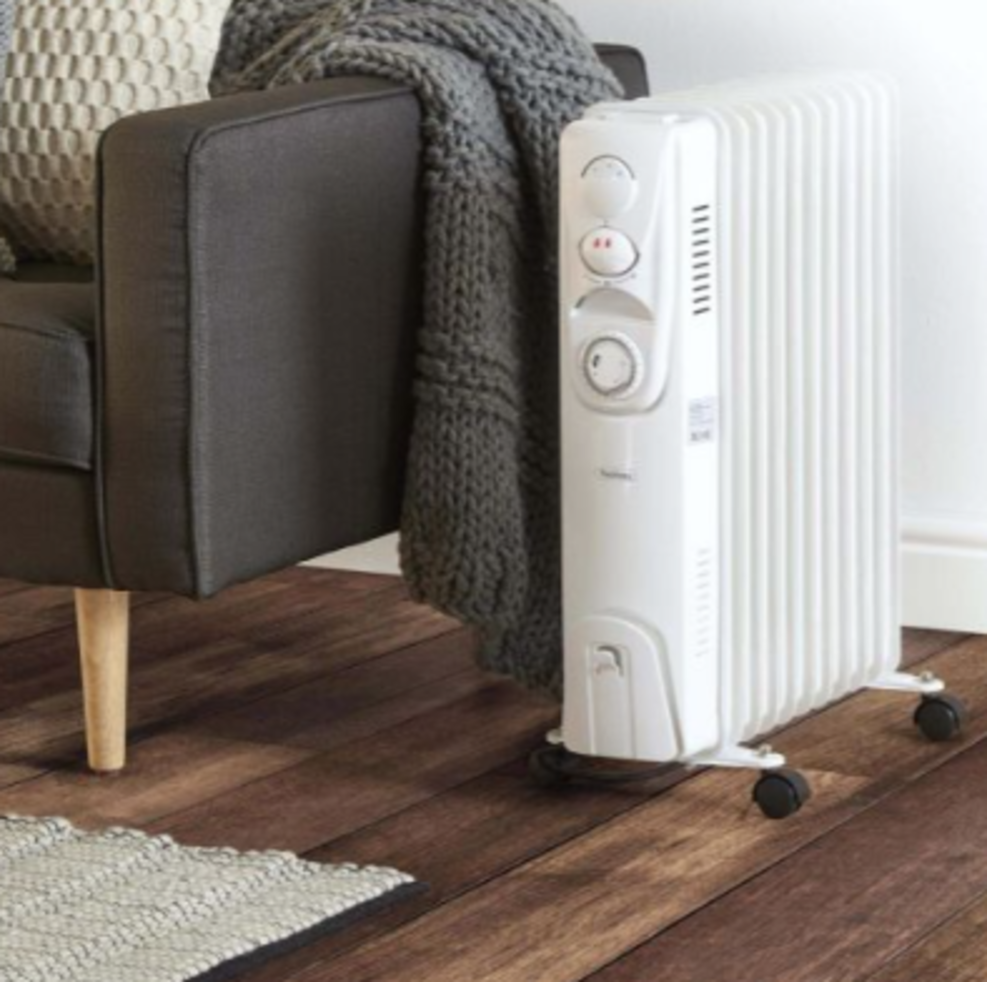 11-Fin 2500W Oil Filled Radiator - White RRP £110