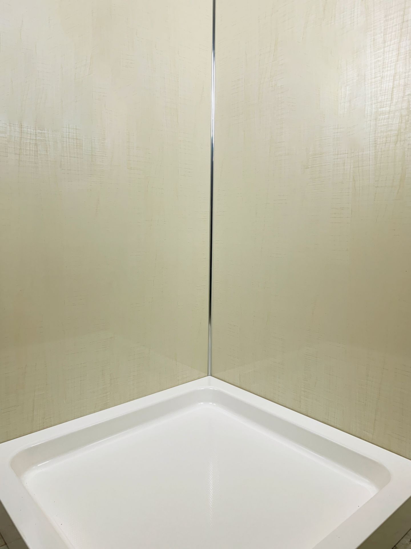 Bathroom Wall PVC Cladding Shower Panels 100% Waterpoof 1m x 2.4m -100 Panels - Image 8 of 9