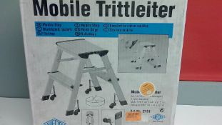 Mobile step ladder