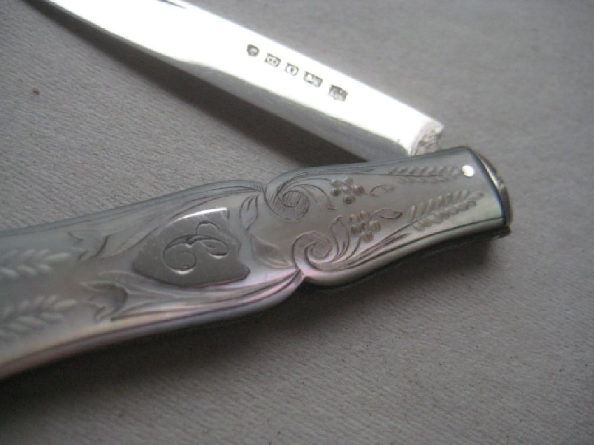 Victorian Mother of Pearl Hafted Silver Bladed Fruit Knife - Image 7 of 8