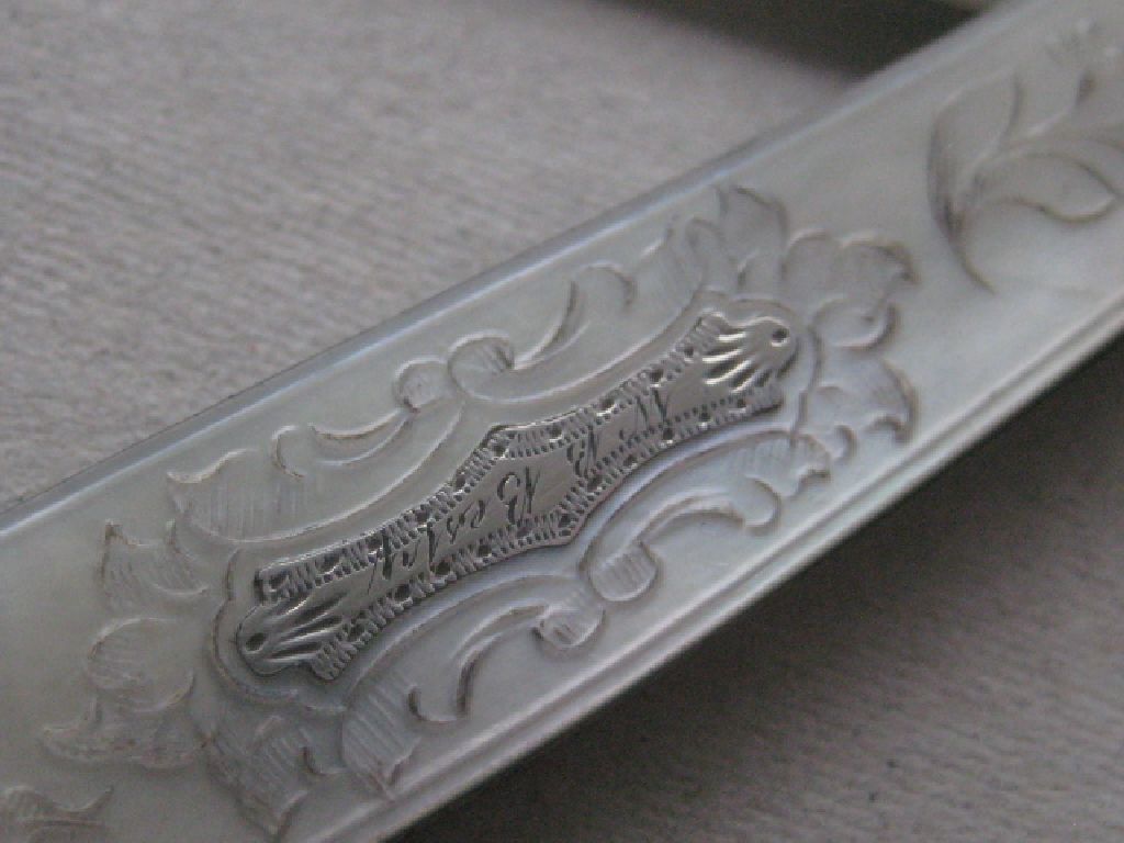 Victorian Mother of Pearl Hafted Silver Fruit Knife - Image 3 of 10