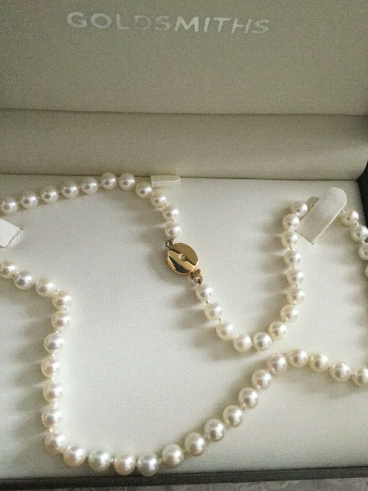 Goldsmith Pearl Necklace with 18ct gold and diamond clasp - Image 3 of 6