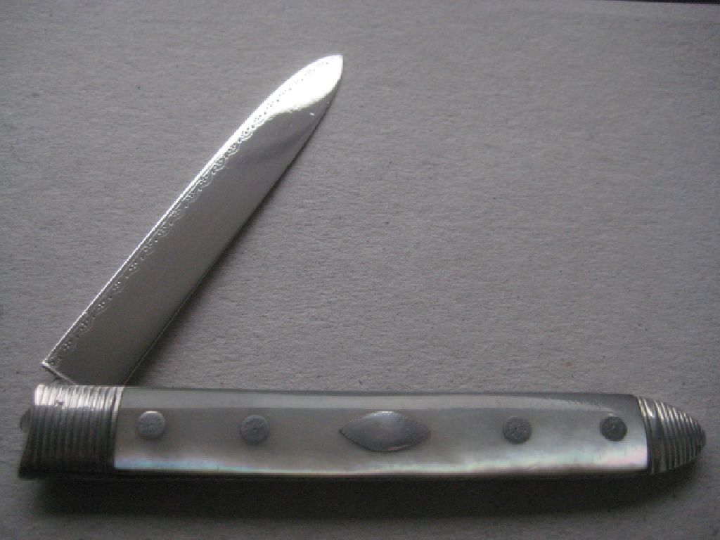 Rare Large George III Mother of Pearl Hafted Matching Silver Bladed Folding Fruit Knife & Fork - Image 4 of 24