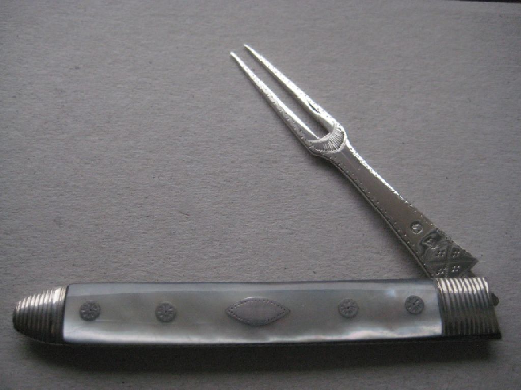 Rare Large George III Mother of Pearl Hafted Matching Silver Bladed Folding Fruit Knife & Fork - Image 12 of 24