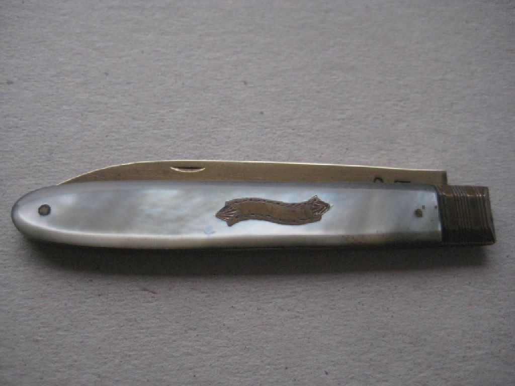 Rare George III Mother of Pearl Hafted Silver-Gilt Bladed Folding Fruit Knife - Image 9 of 10