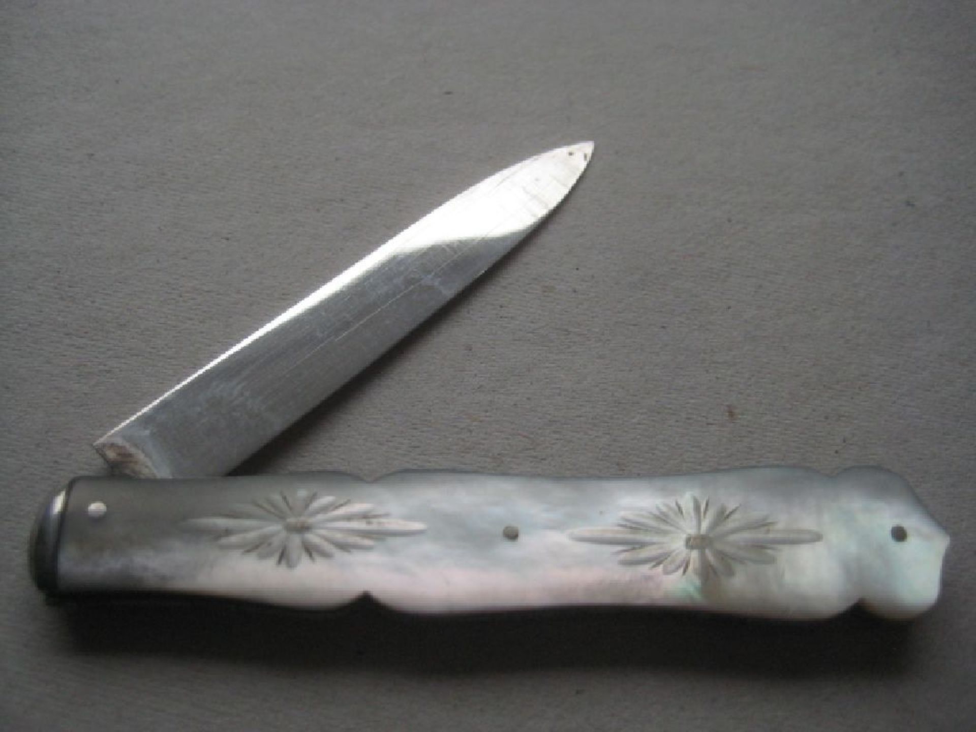 Victorian Mother of Pearl Hafted Silver Bladed Fruit Knife - Image 8 of 8