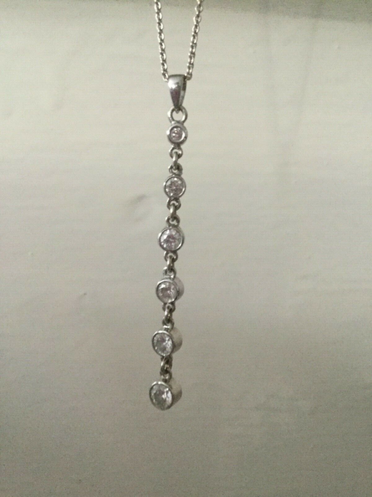 18ct White Gold Necklace with .80ct - 1.00ct approx VS1 Diamond Journey Pendant - Image 3 of 4