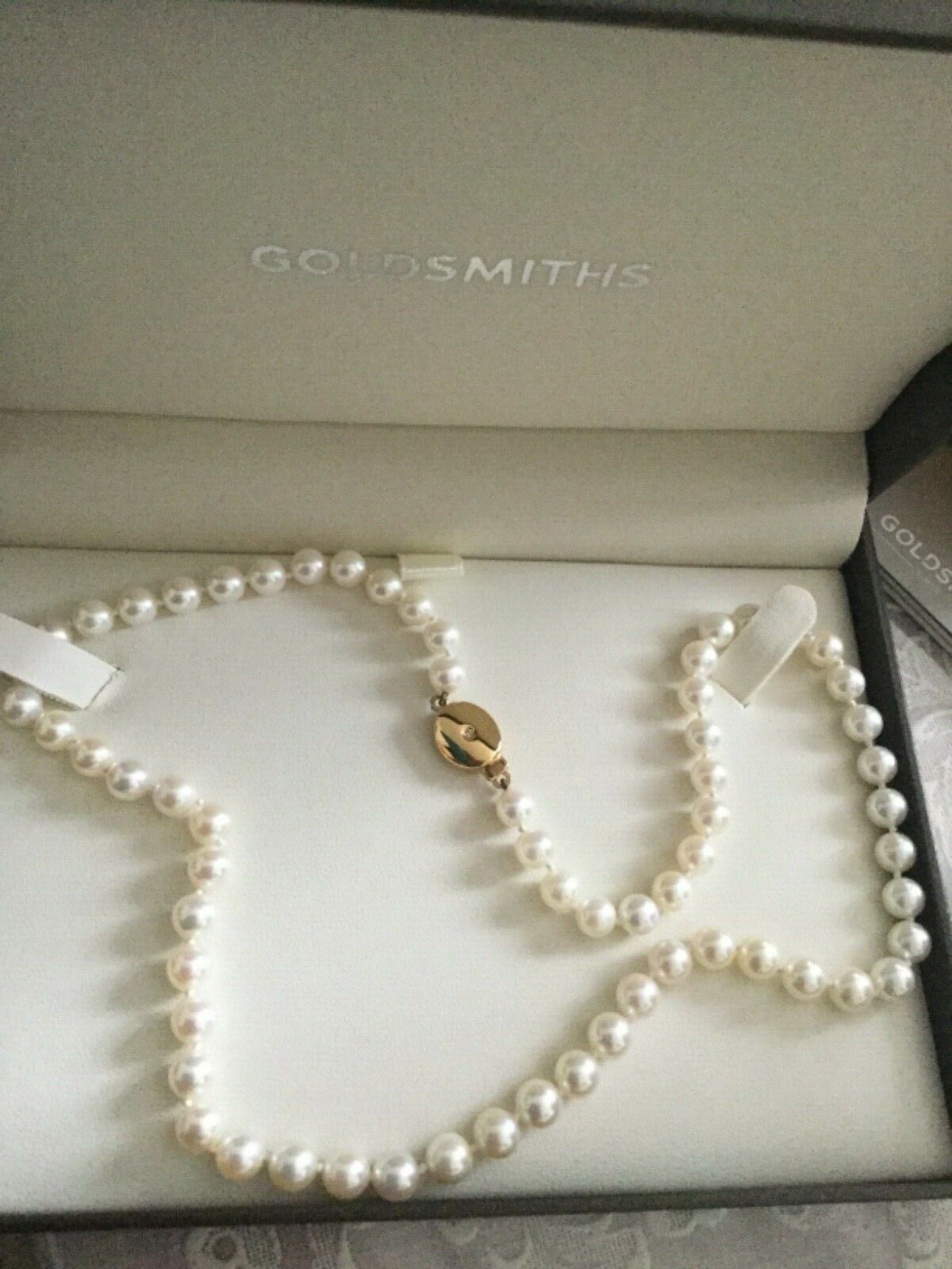 Goldsmith Pearl Necklace with 18ct gold and diamond clasp - Image 4 of 6