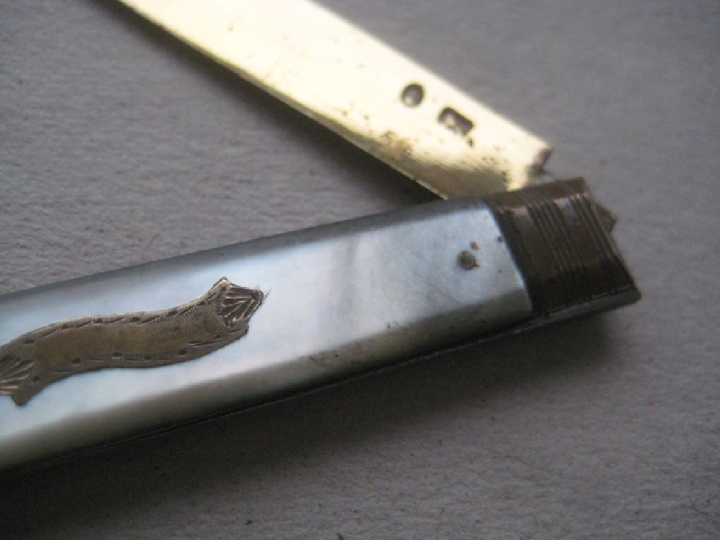 Rare George III Mother of Pearl Hafted Silver-Gilt Bladed Folding Fruit Knife - Image 4 of 10
