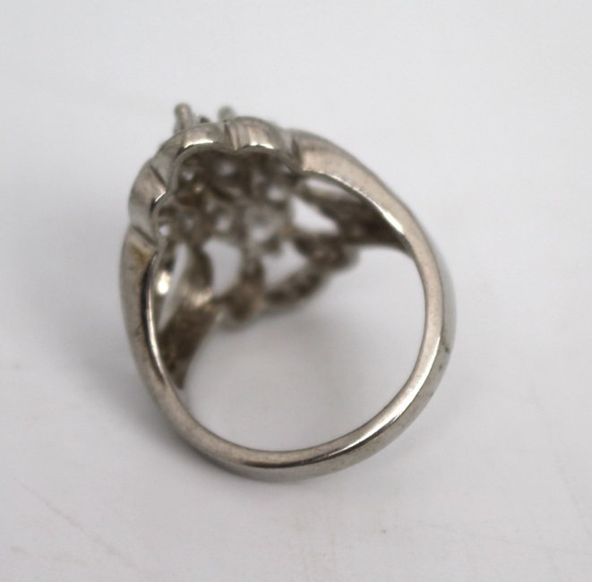 Silver CZ Set Ring - Image 3 of 3