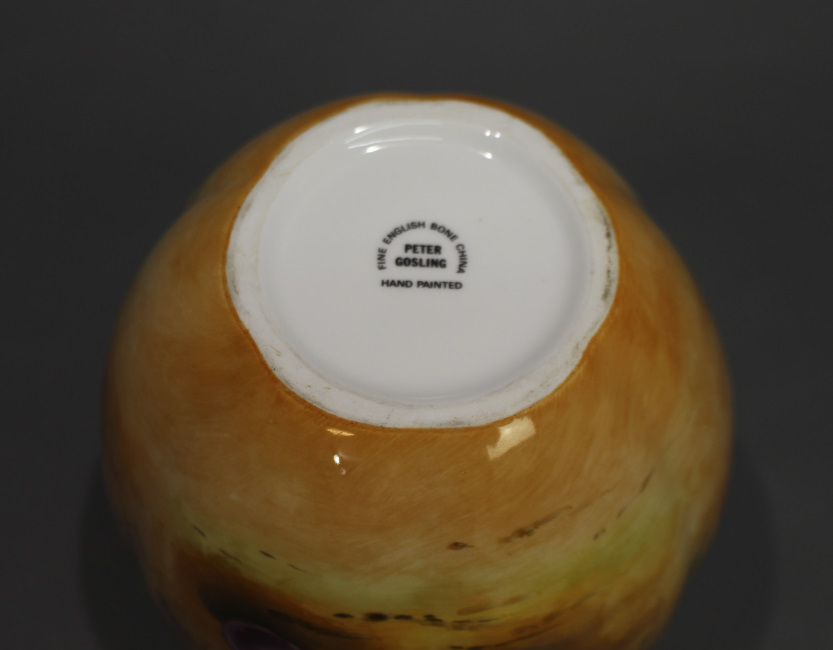 Peter Gosling Hand Painted Fruit Vase - Image 5 of 5