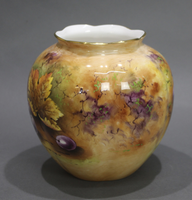 Peter Gosling Hand Painted Fruit Vase - Image 2 of 5