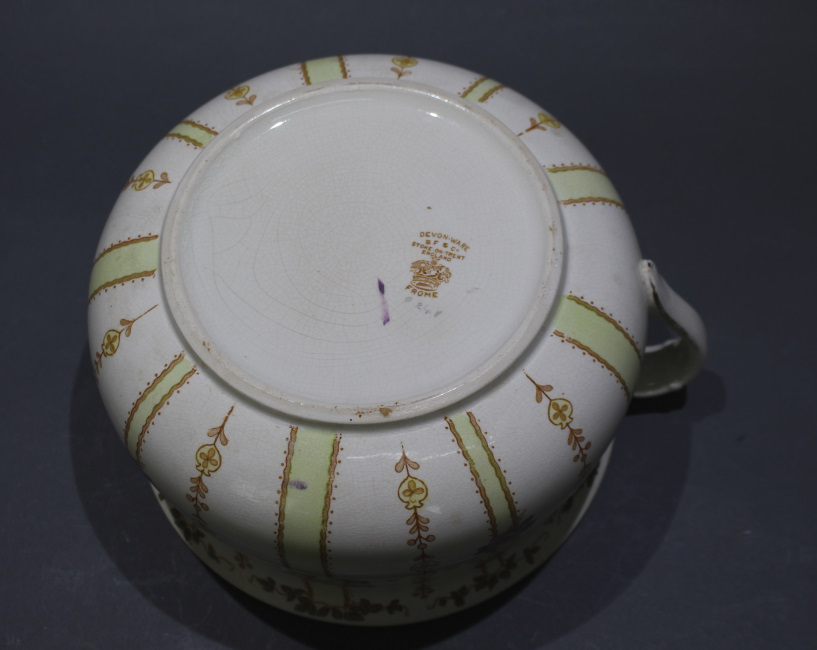 Devon ware Fieldings Frome Early 20th c. Chamber Pot - Image 3 of 3