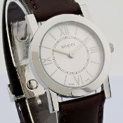 Gucci / 5200L.1 - Unisex Steel Wrist Watch
