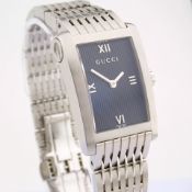 Gucci / 8600J - Unisex Steel Wrist Watch