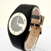 Gucci / 104 - Ladies' Steel Wrist Watch