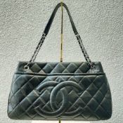 CHANEL Caviar Grand Tote bag