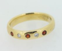 18ct (750) Yellow Gold Diamond & Garnet Ring