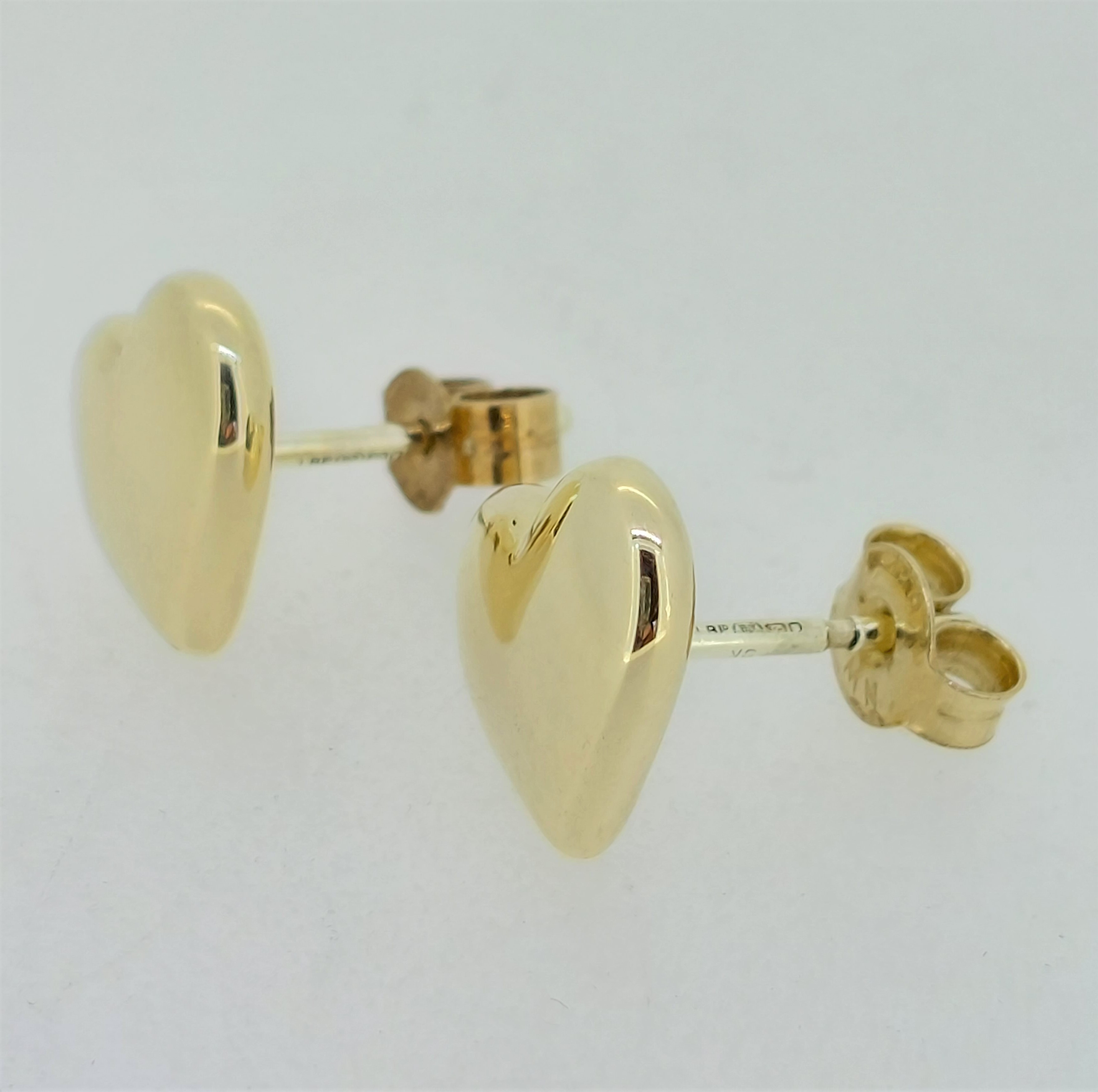 9ct (375) Yellow Gold Heart Stud Earrings - Image 4 of 5