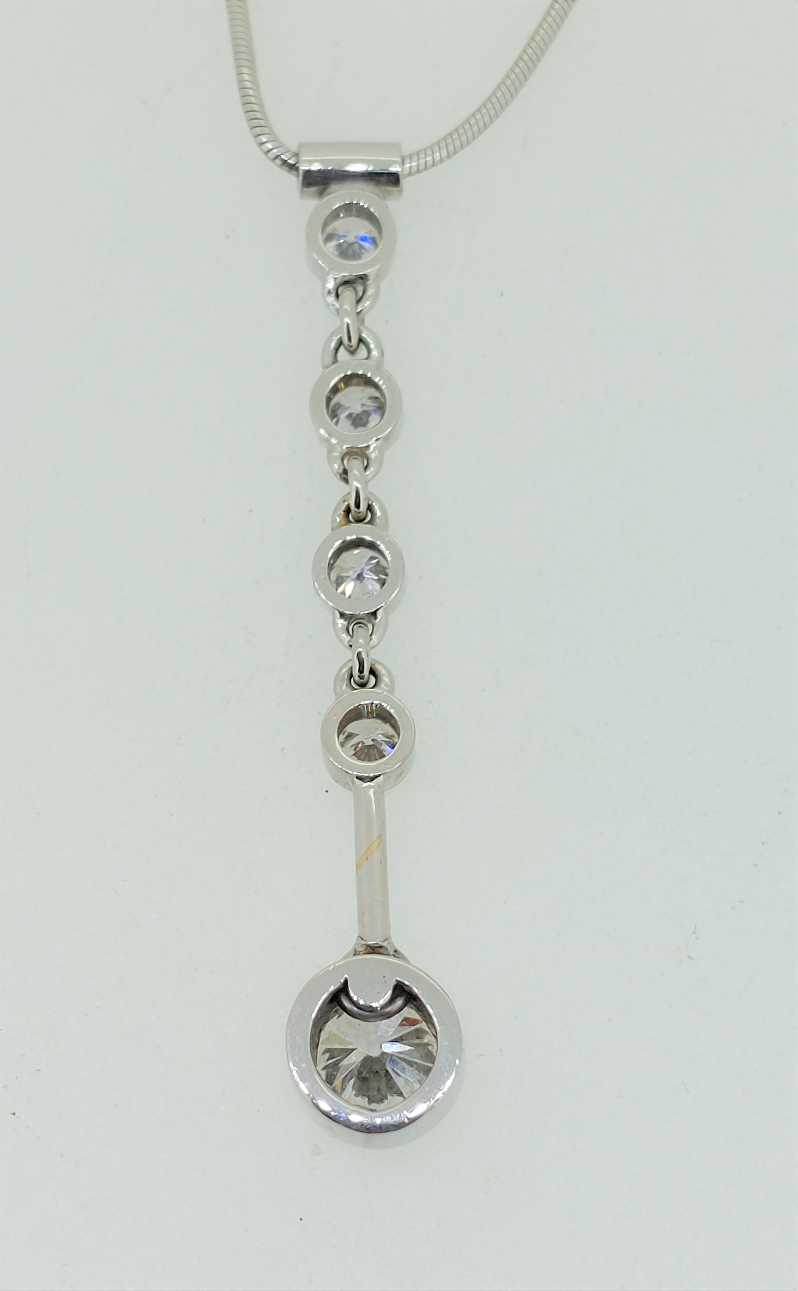 18ct (750) White Gold 0.75ct Diamond Drop Pendant on Snake Chain Necklaces - Image 5 of 5