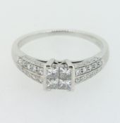18ct (750) White Gold Diamond Ring