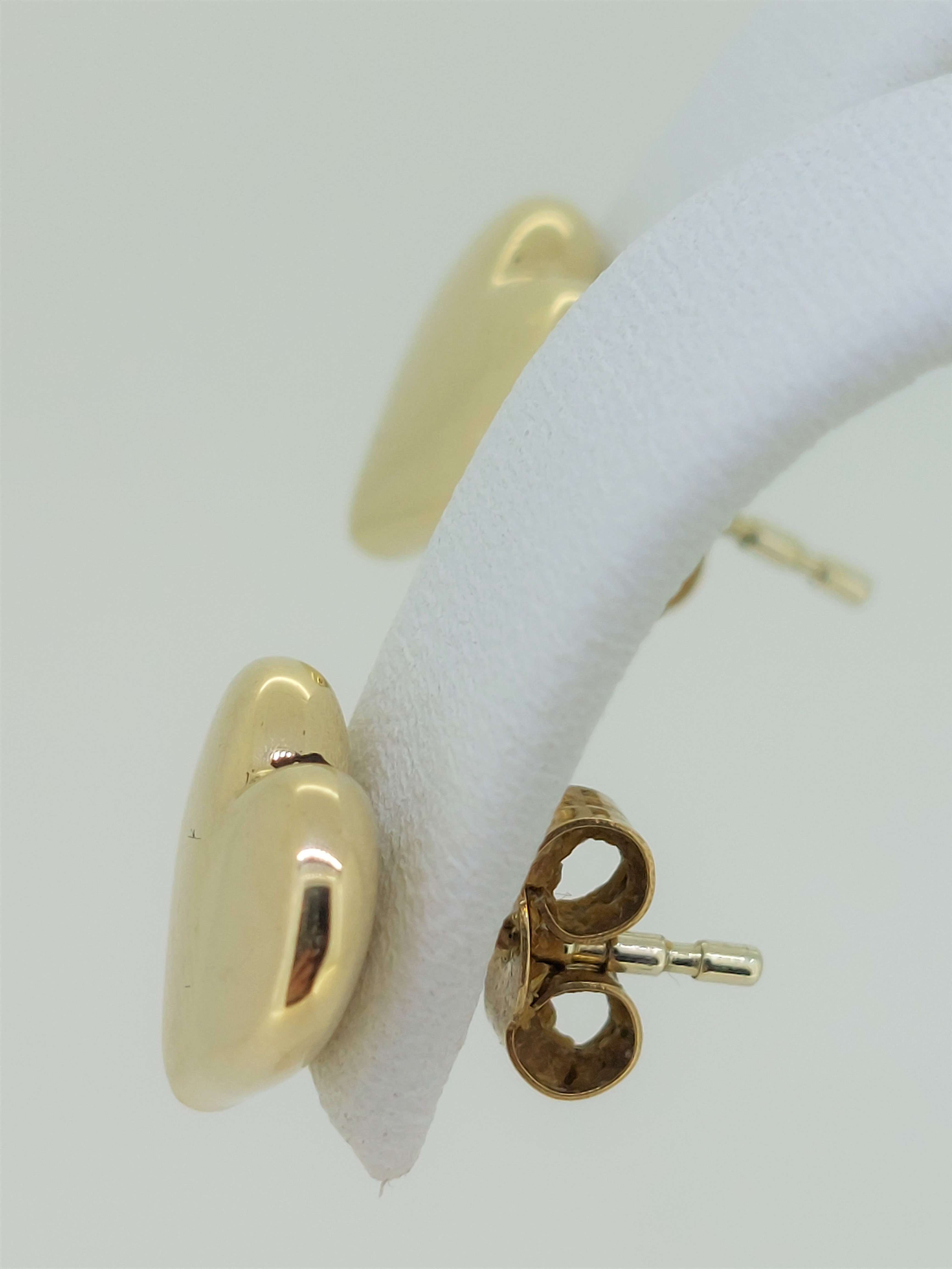 9ct (375) Yellow Gold Heart Stud Earrings - Image 3 of 5