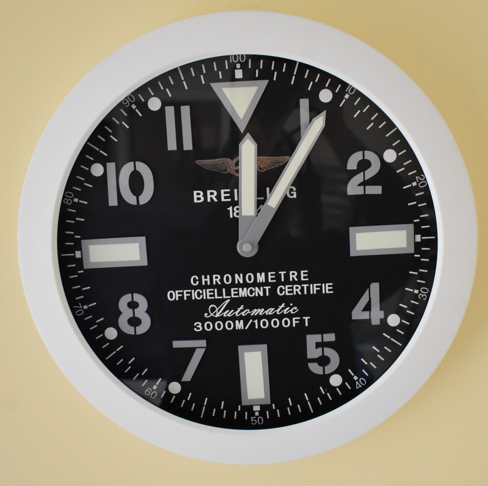 Breitling 34cm White body Black Dial clock - Image 2 of 2