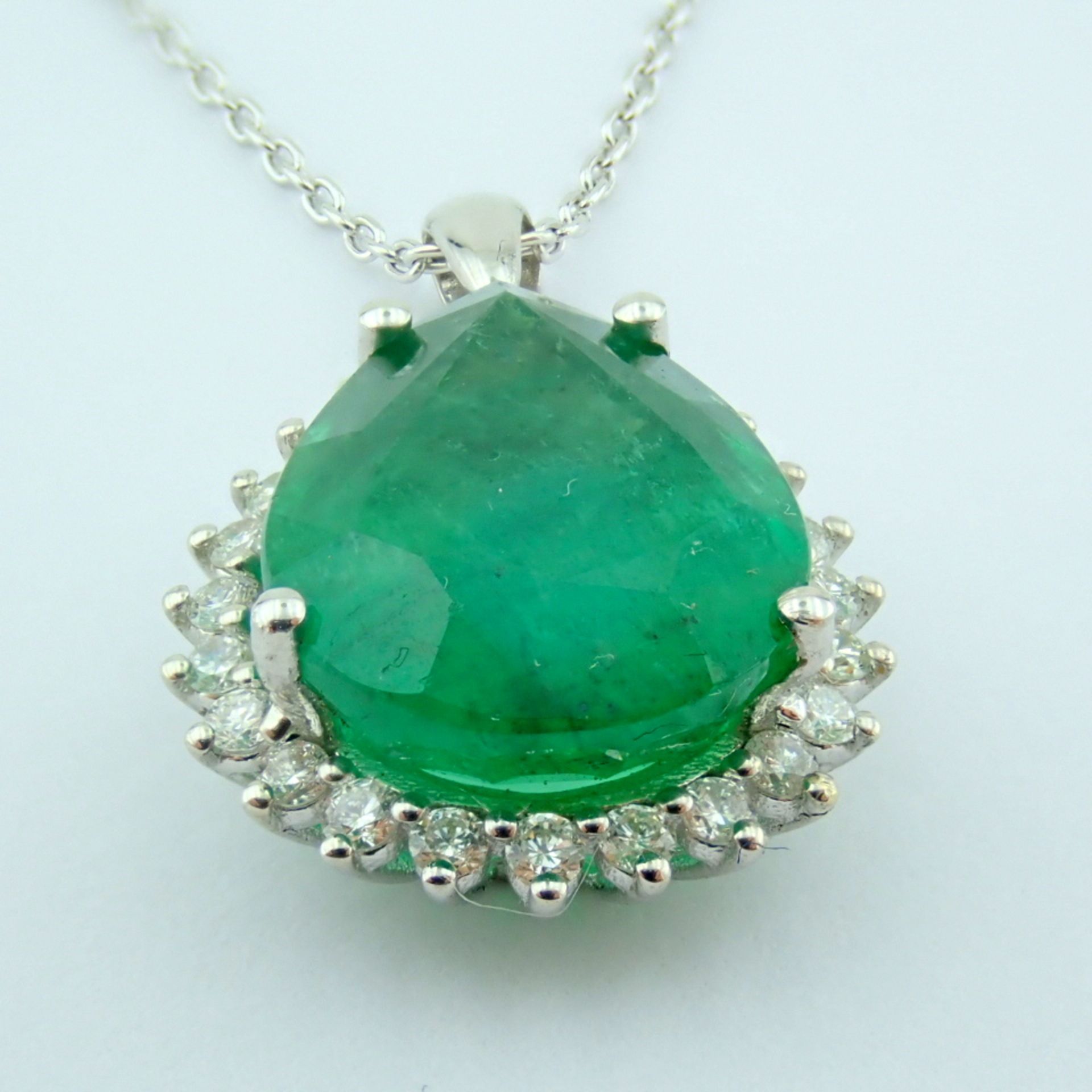 Certificated 14K White Gold Diamond & Emerald Necklace - Image 6 of 12