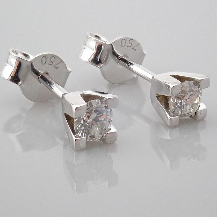 Certificated 18K White Gold Diamond Earring - Image 2 of 8