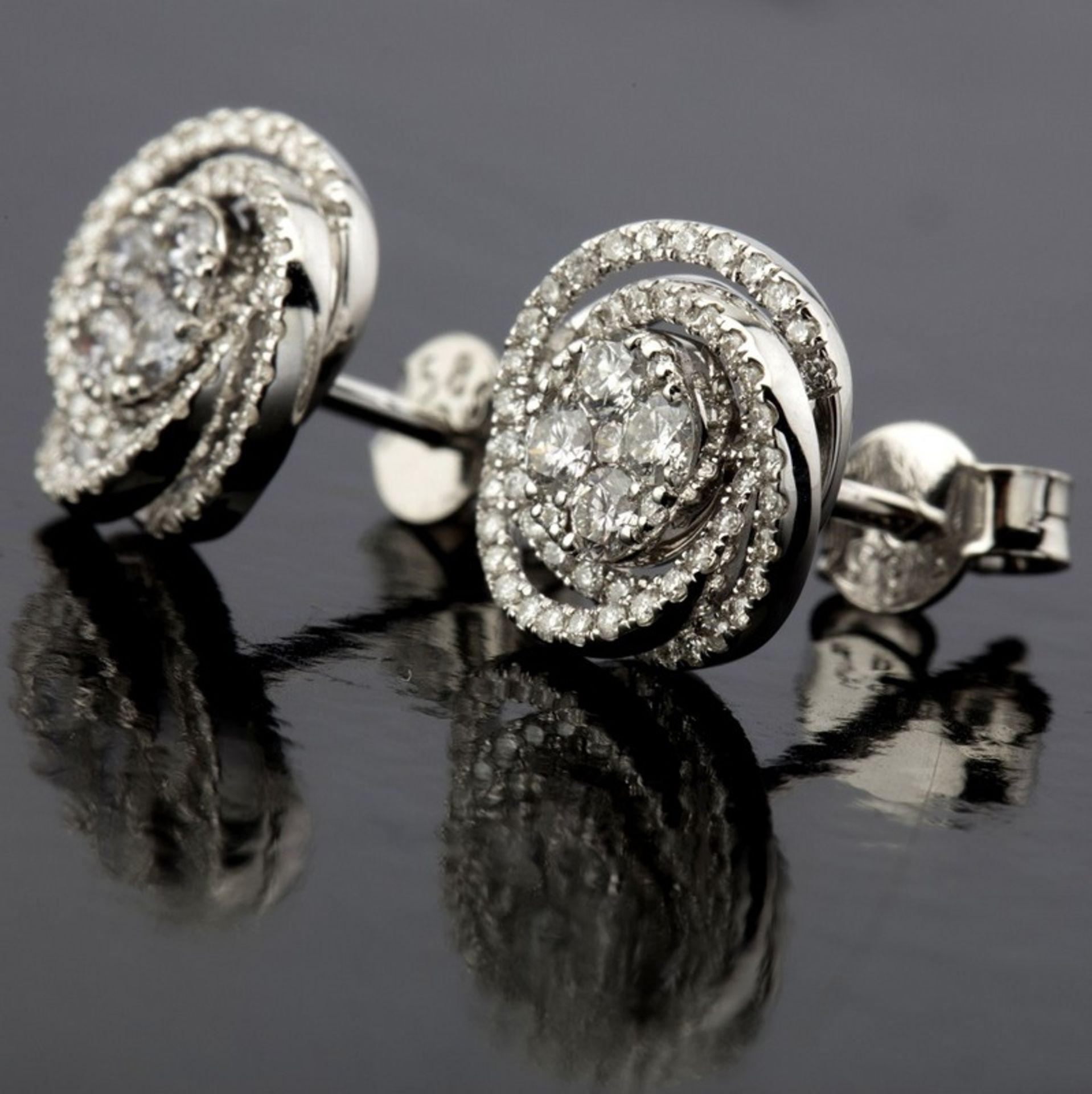 Certificated 14K White Gold Diamond Earring