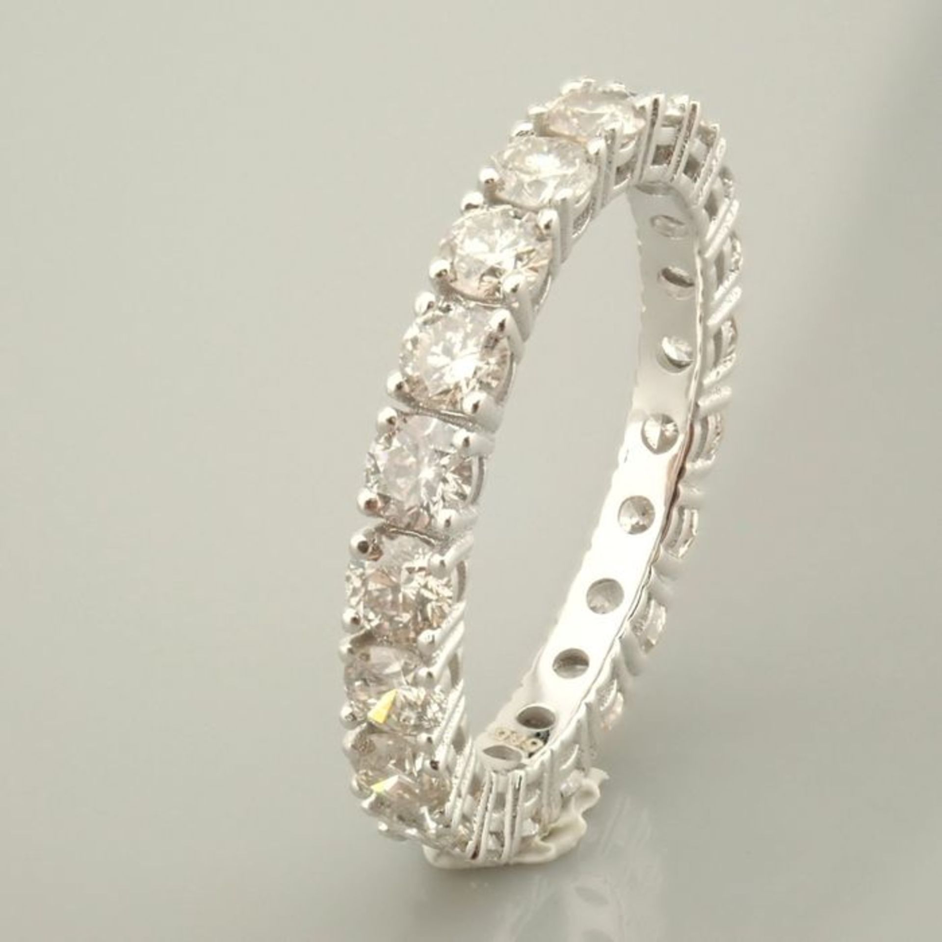 Certificated 14K White Gold Diamond Ring