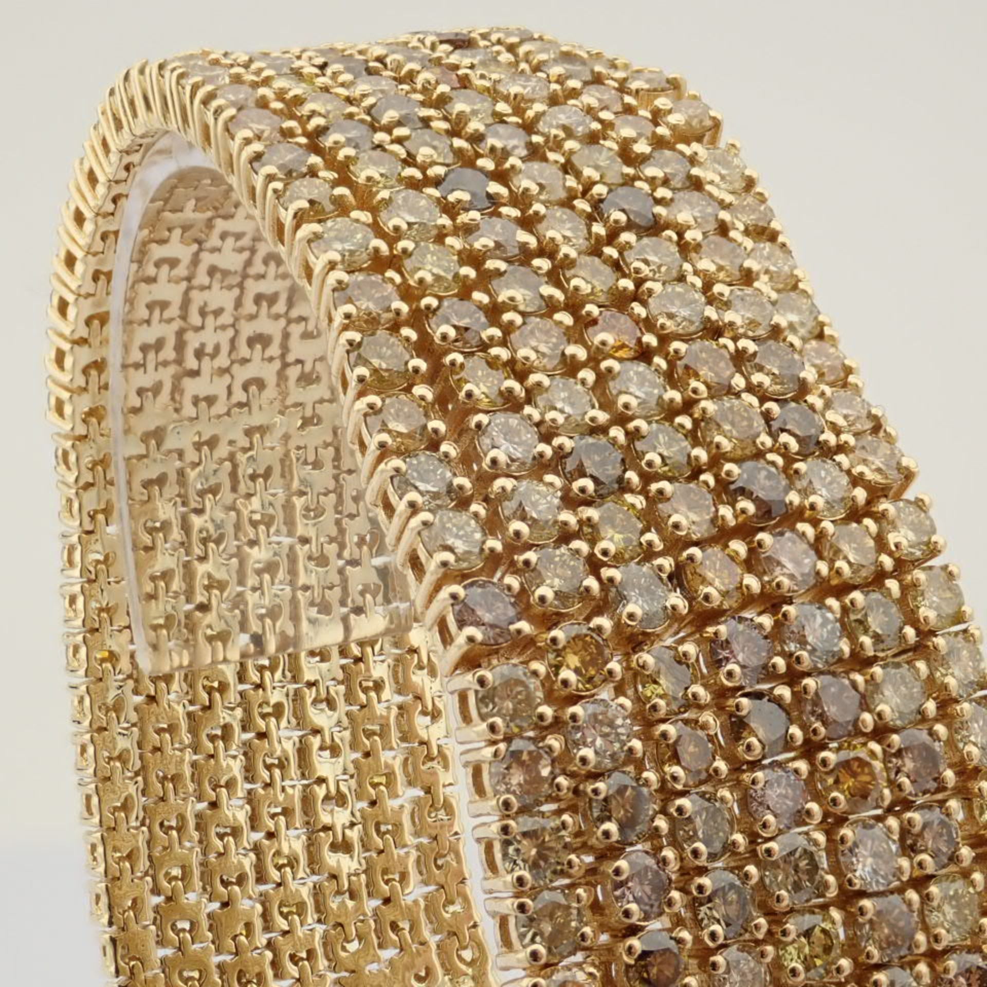 Certificated 18K Yellow Gold Fancy Diamond Bracelet - Image 5 of 9