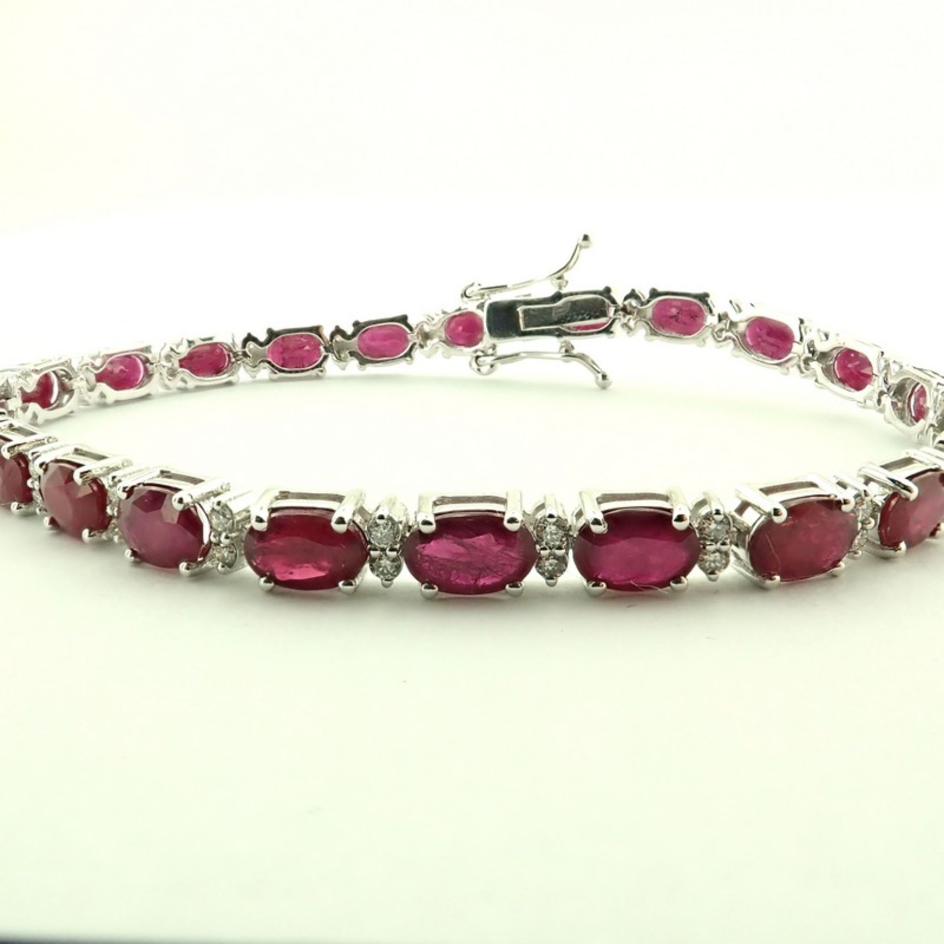 Certificated 14K White Gold Diamond & Ruby Bracelet - Image 2 of 5