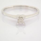 Certificated 14K White Gold Diamond Solitaire Ring