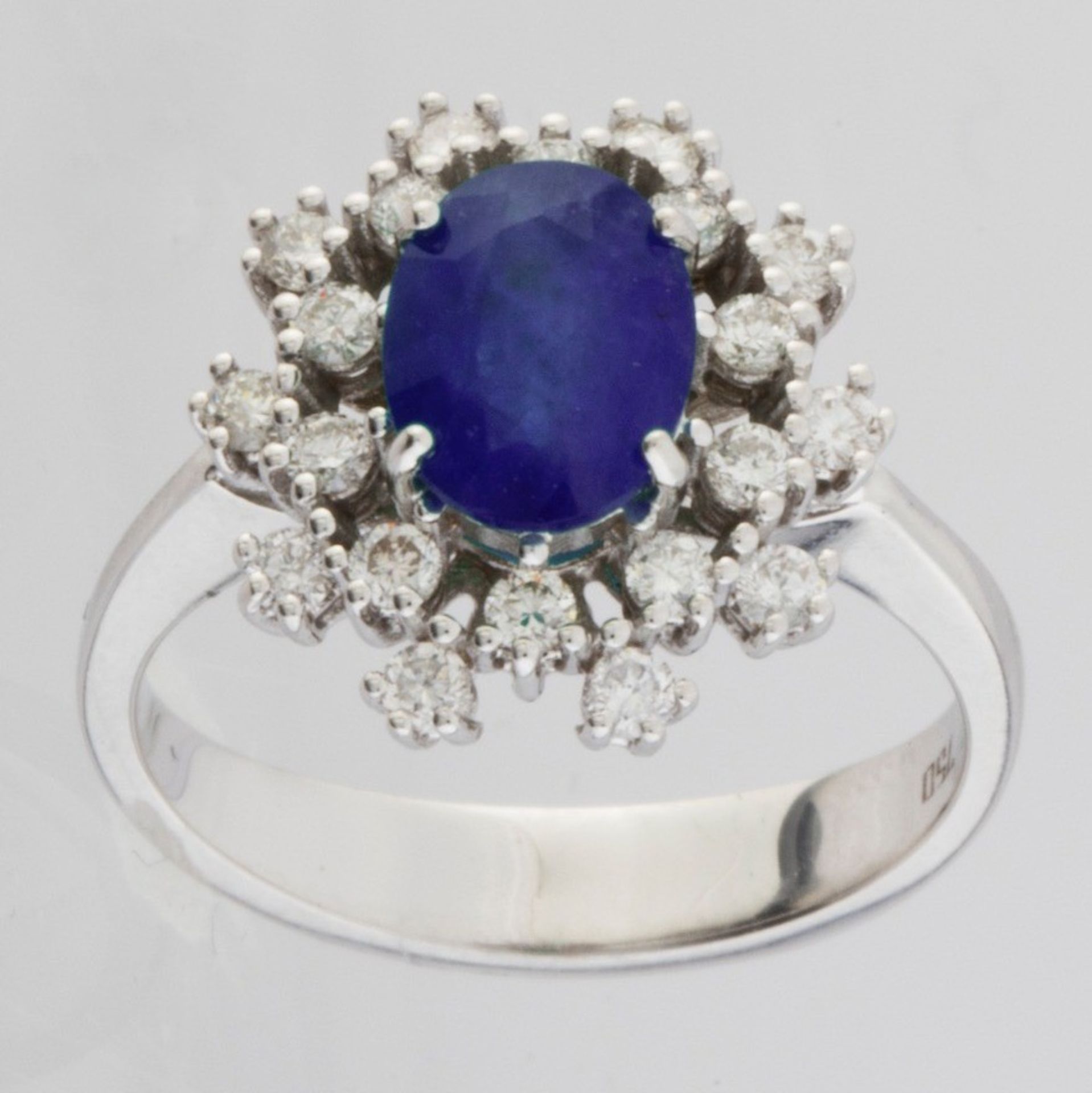 Certificated 18K White Gold Diamond & Tanzanite Ring - Image 2 of 4