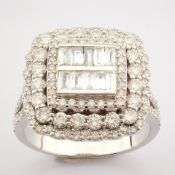 IDL Certificated 14K White Gold Baguette Diamond & Diamond Ring (Total 1.6 ct Stone)