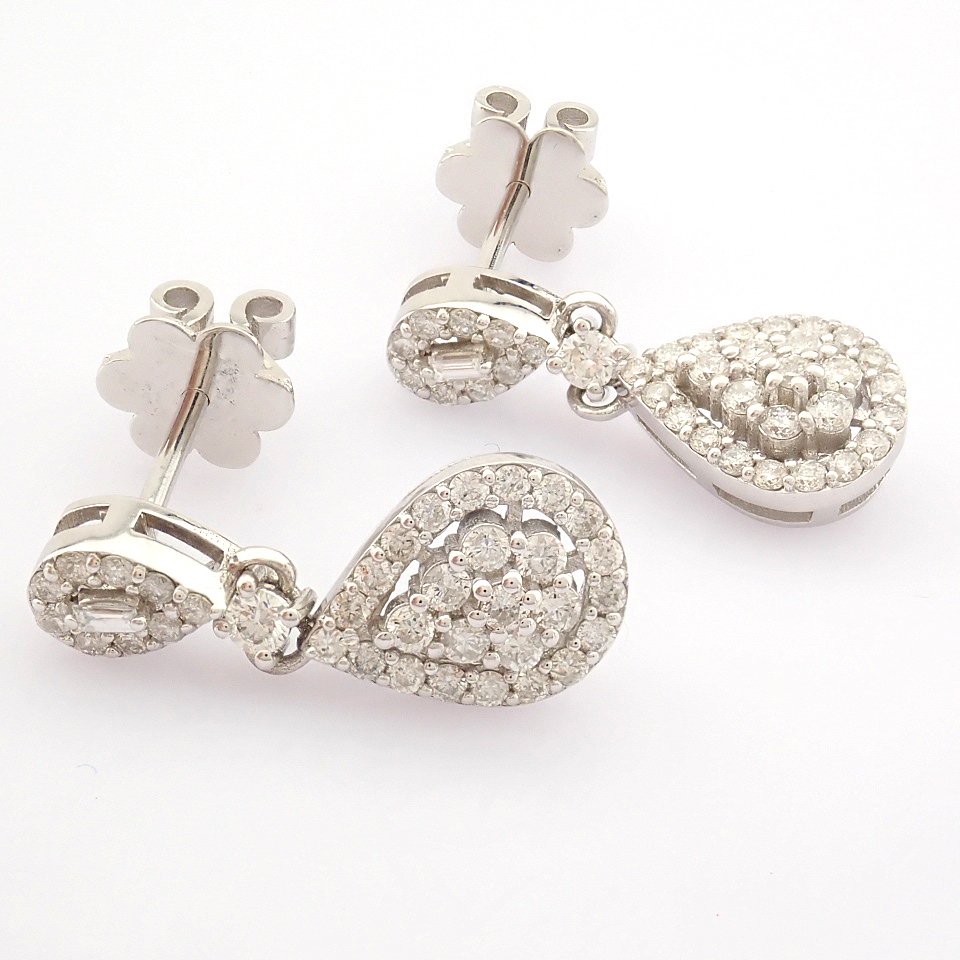 IDL Certificated 14K White Gold Baguette Diamond & Diamond Earring (Total 0.77 ct Stone) - Image 3 of 5