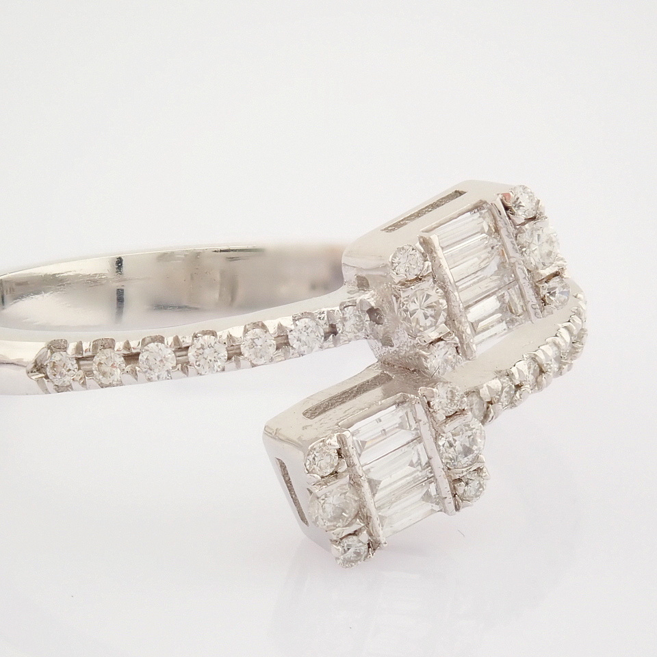 IDL Certificated 14K White Gold Baguette Diamond & Diamond Ring (Total 0.2 ct Stone) - Image 8 of 11