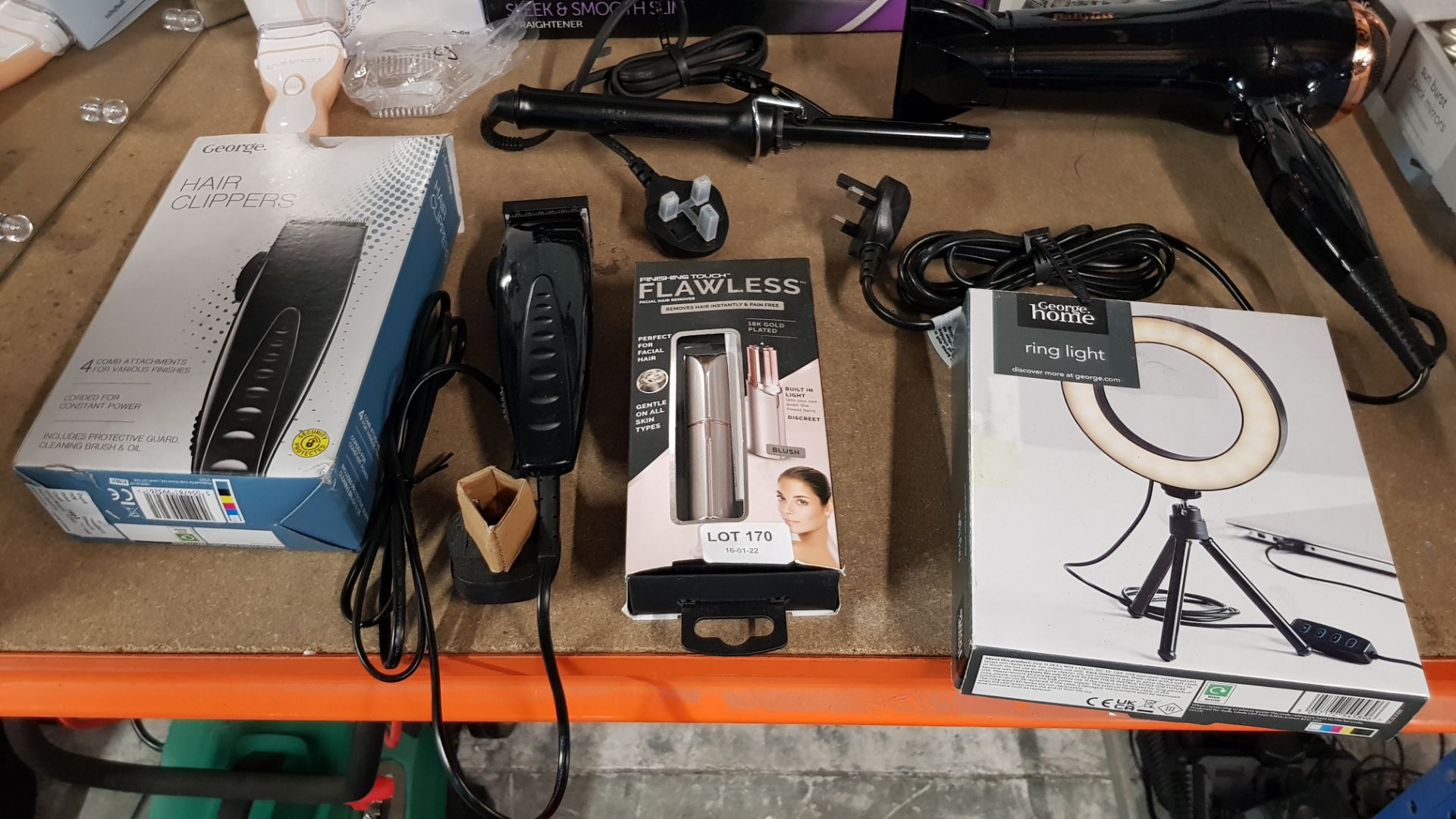 (13C) 7x Beauty Items. 1x Babyliss Rose Lustre 2400 Hair Dryer. 1x Remington Sleek & Smooth Slim St - Image 10 of 11