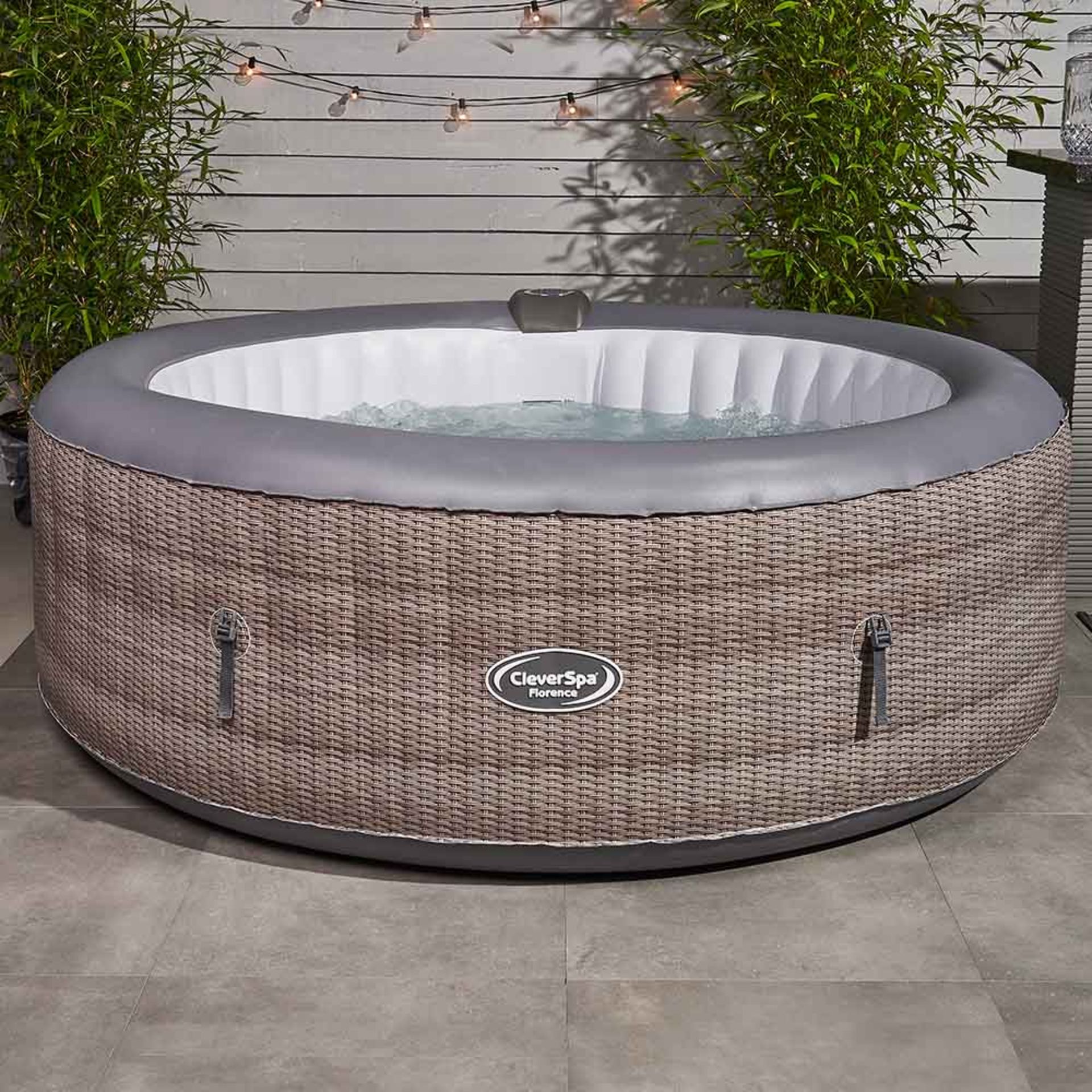 (7O) 1x CleverSpa Florence RRP £560. (Raw Unchecked Customer Return).